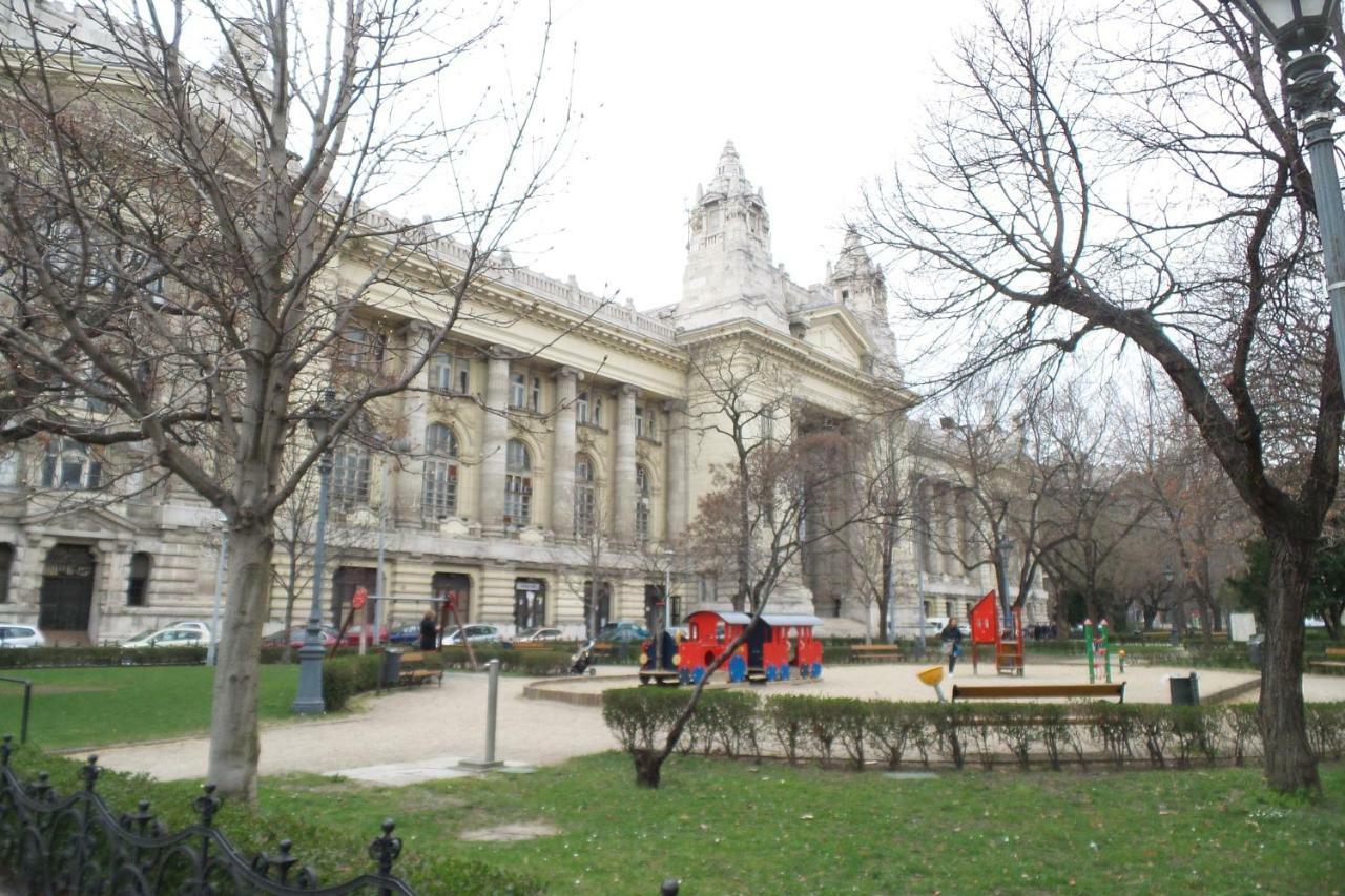 Green Pearl Apartment At St Stephen' S Basilica Budapest Exterior foto